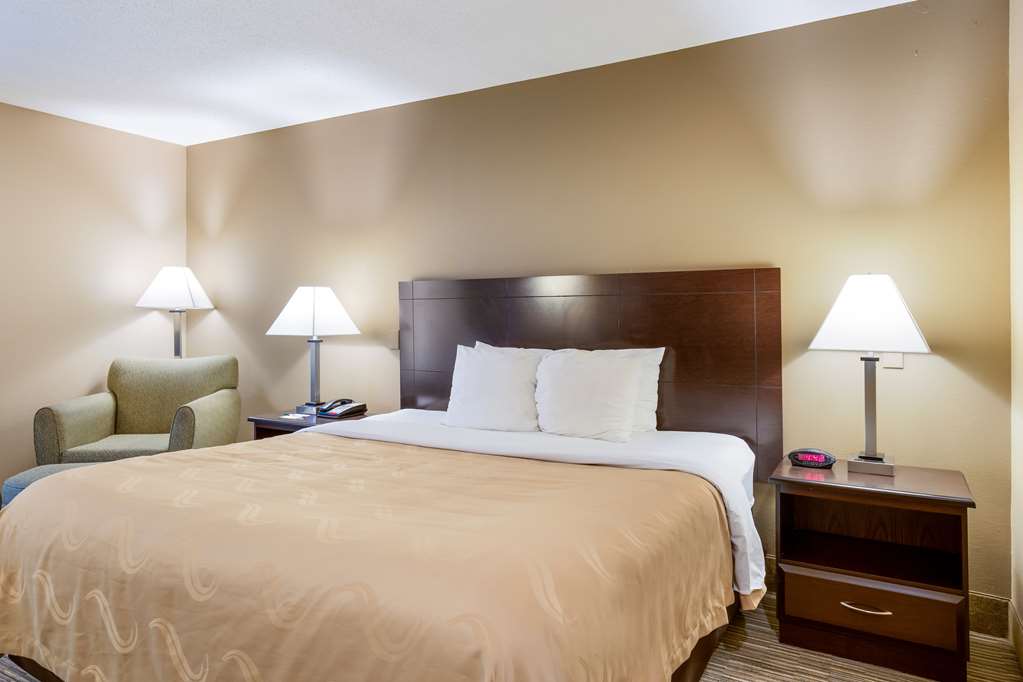 Quality Inn I 70 Near Kansas Speedway - photo 7