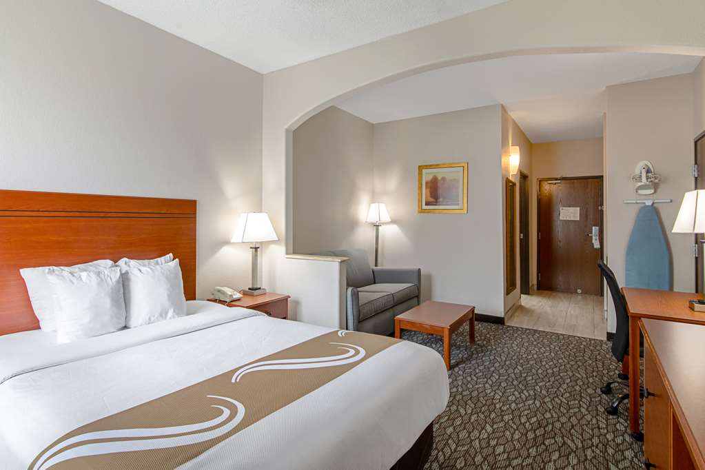 Quality Suites Austin South St. Elmo District - photo 12