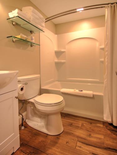 Studio East Motel - photo 27