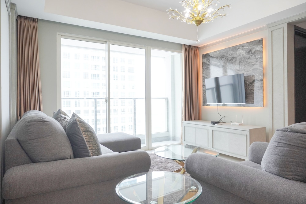 Warm and Elegant 2BR at The Kensington Royal Suites Apartment By Travelio — 4-Star Luxury Hotel in Jakarta, Indonesia