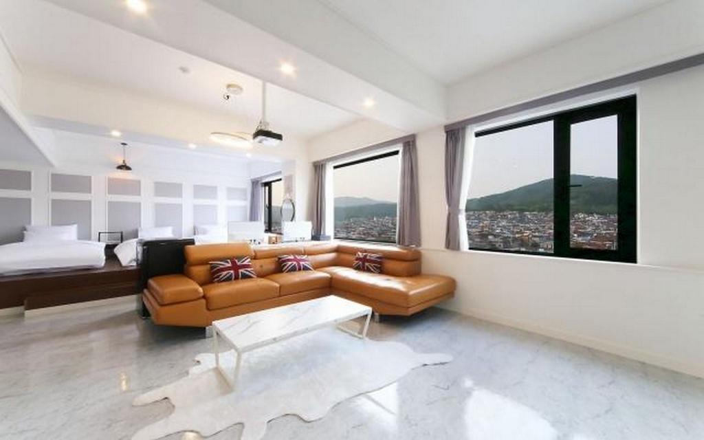 Changwon Bongok dong Fine Avenue Hotel in Changwon, South Korea