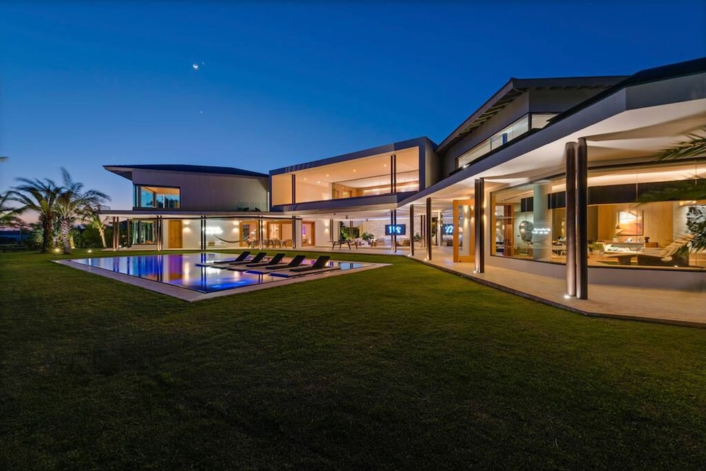 Modern 7BR Villa w Stunning Views of Golf Course in La Romana, Dominican Republic