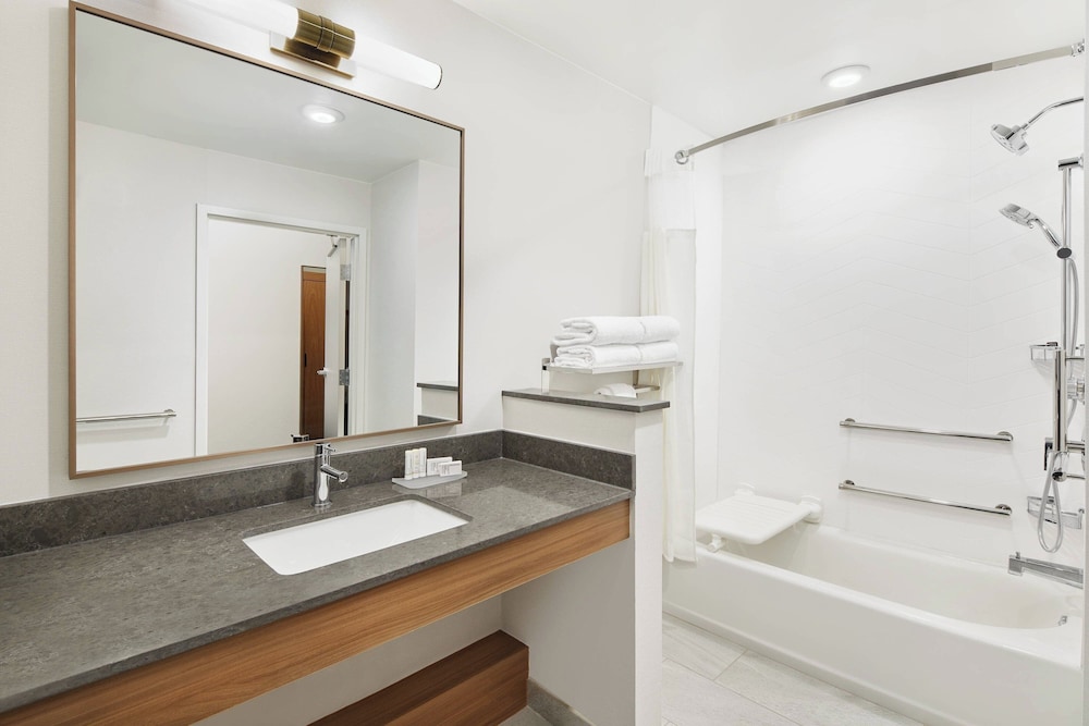 Fairfield Inn & Suites by Marriott Raleigh Wake Forest - photo 11