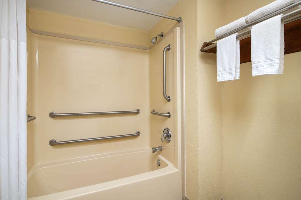 Days Inn by Wyndham Thomaston - photo 6