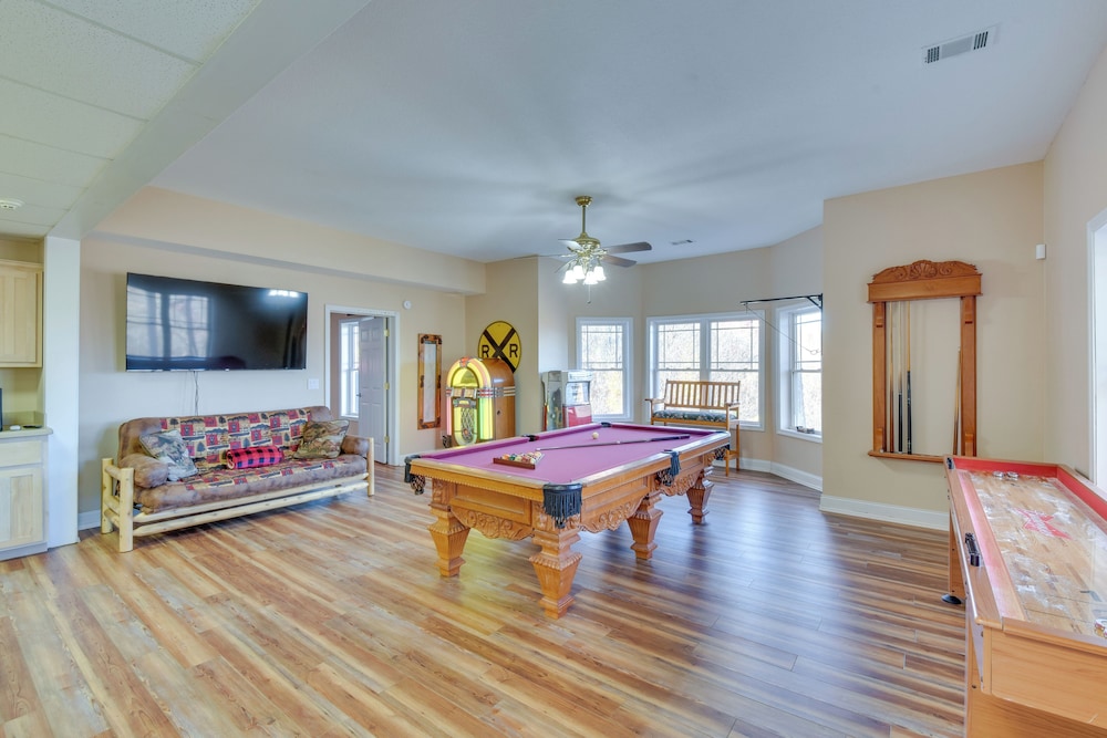 Blairsville Mansion w Hot Tub Casino Games - photo 16