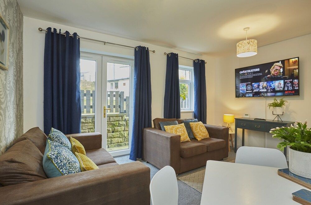 Brackenhill Lodge Halifax — 4-Star Luxury Hotel in Queensbury, United Kingdom