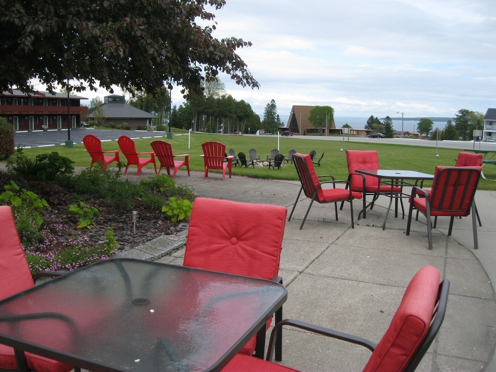 Cedar Hill Lodge - photo 57