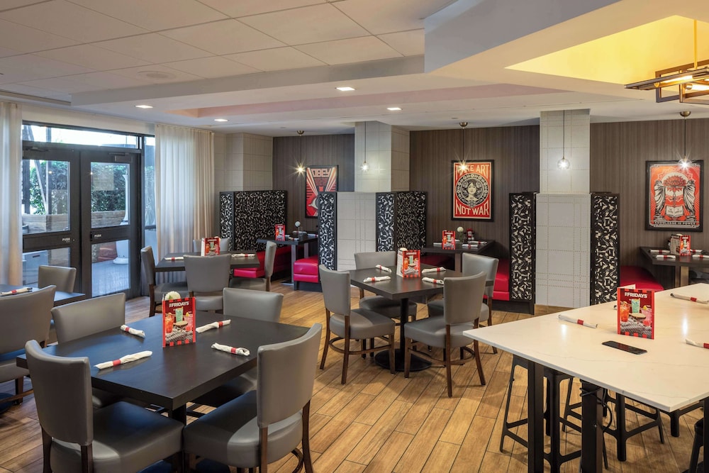 Hilton Garden Inn Los Angeles Hollywood - photo 19