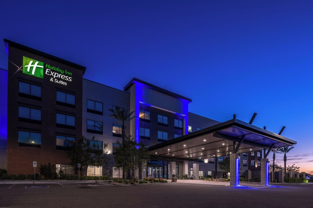 Holiday Inn Express & Suites Gilbert Mesa Gateway Airport by IHG - photo 63