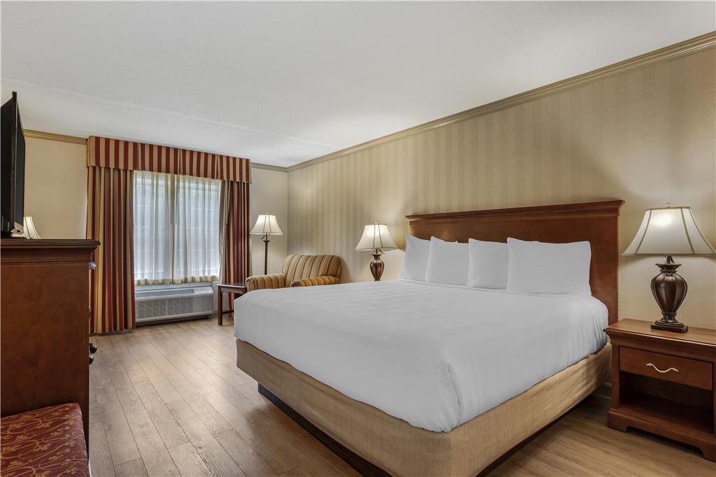 Best Western PLUS Morristown Inn Florham Park - photo 16