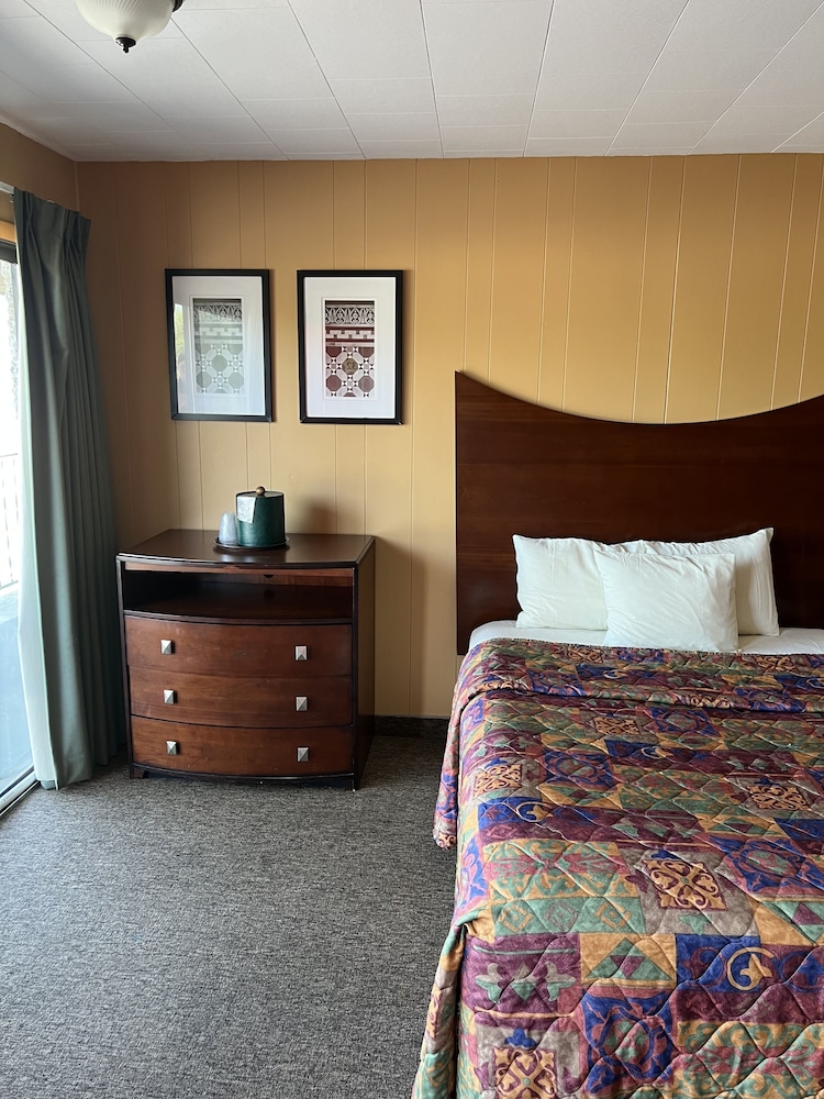 All Star Inn & Suites - photo 138