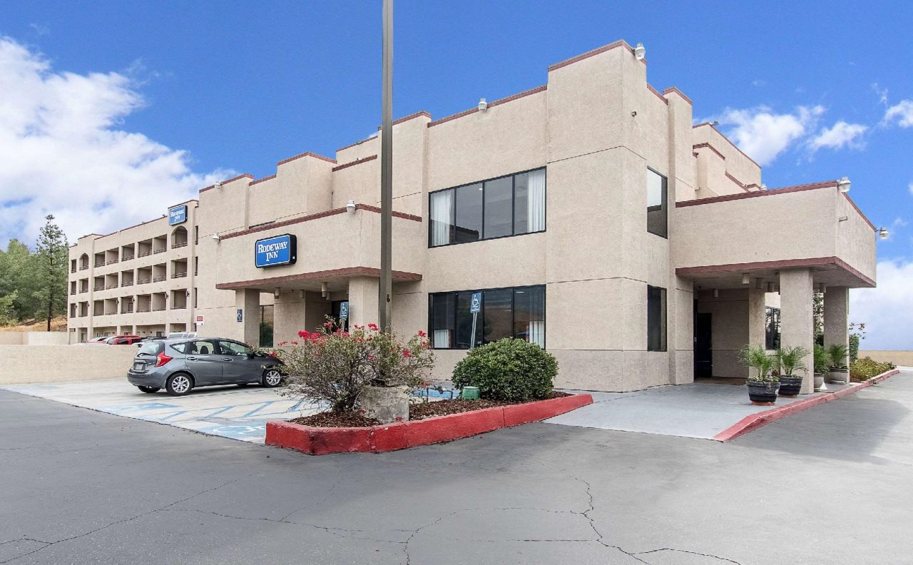 San Bernardino Inn and Suites in San Bernardino, United States