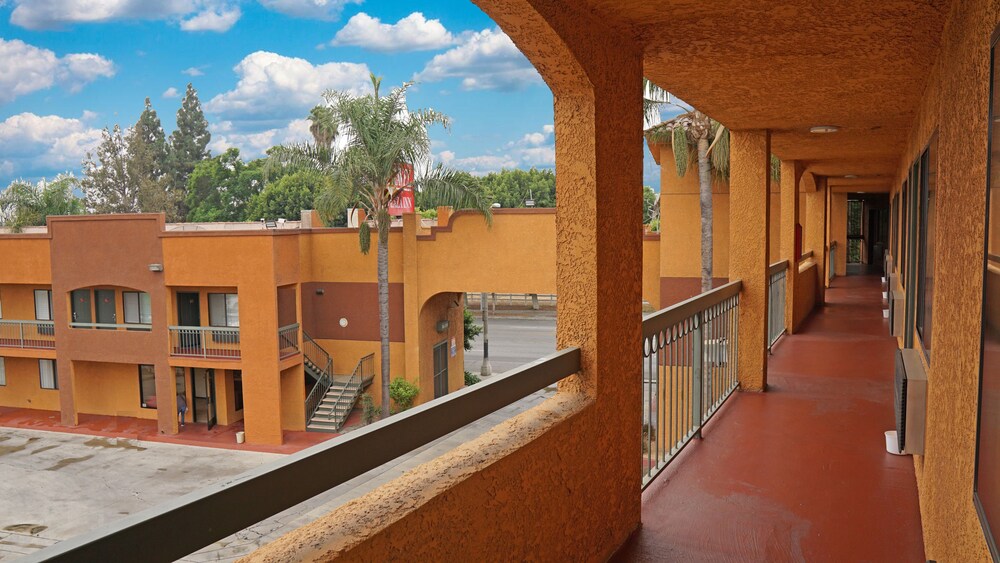 Travel Plaza Inn - photo 26