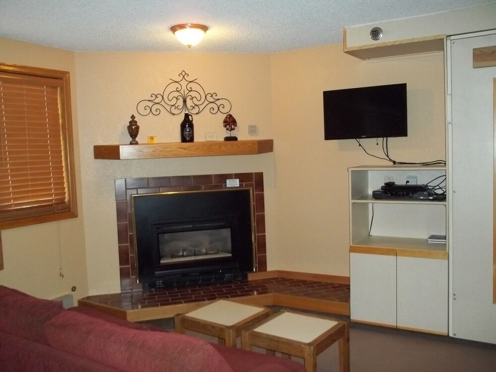 Iron Horse Resort - photo 10