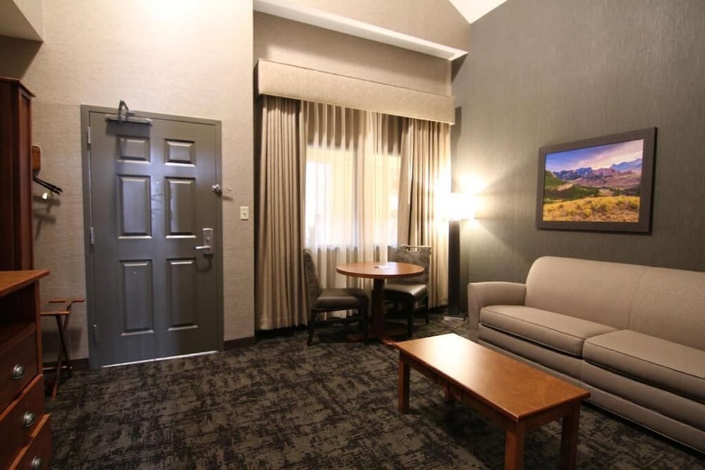 Casper C'mon Inn Hotel & Suites - photo 19