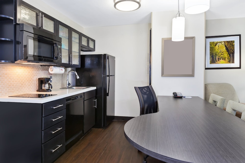 Candlewood Suites Huntersville by IHG - photo 21
