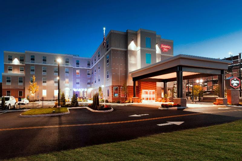 Hampton Inn Lewiston Auburn - photo 6