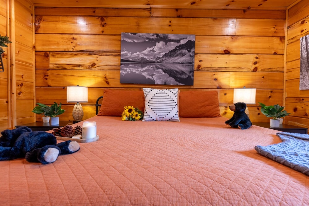Rustic Mountain Retreat by Ghosal Luxury Lodging - photo 16