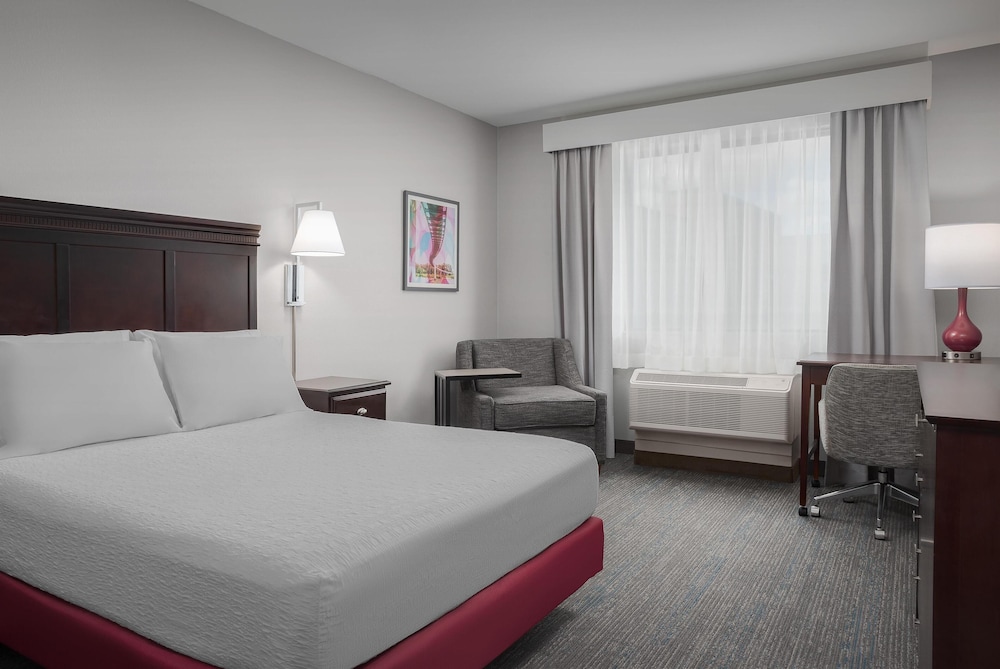Hampton Inn & Suites Omaha Downtown - photo 9