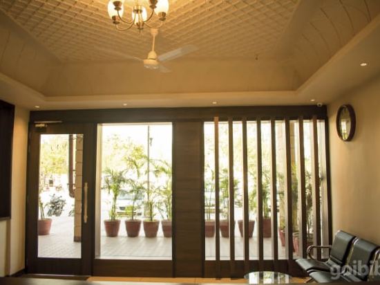 Hotel Interior/Public Areas