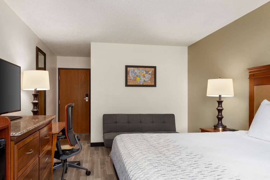 Baymont by Wyndham Hutchinson - photo 22