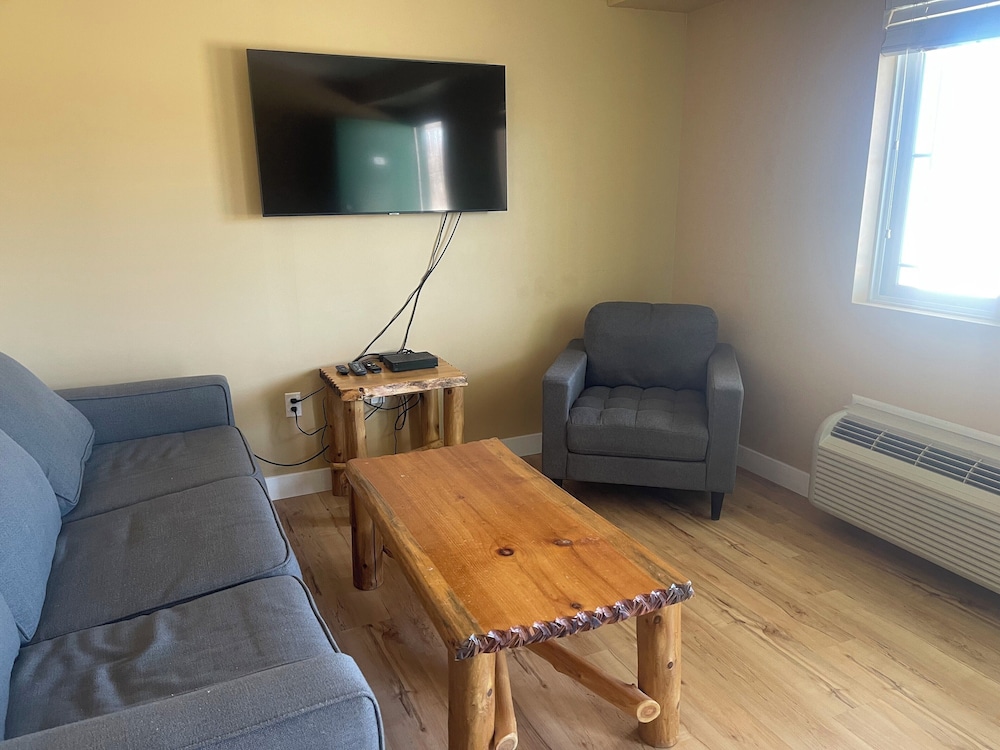 The Kingsley Suites - photo 22