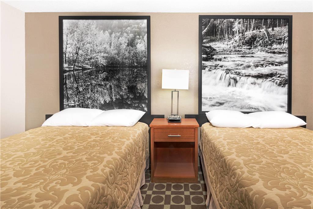 Super 8 by Wyndham Miles City - photo 24