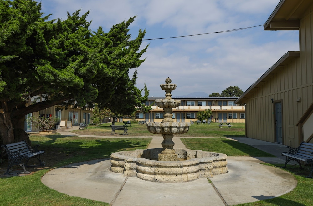 Silver Surf Motel - photo 125