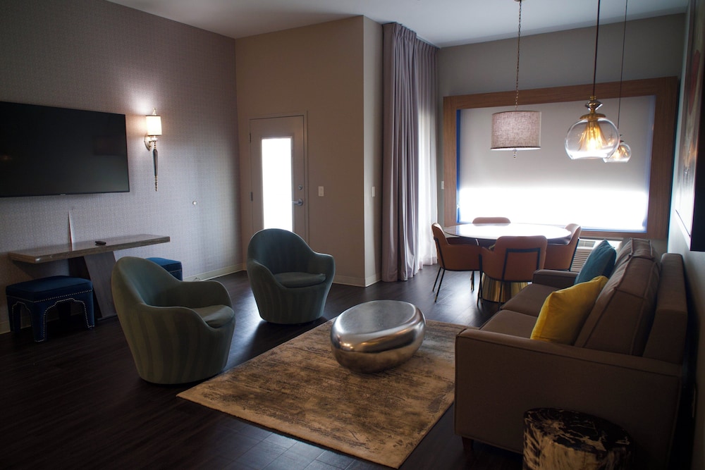 Holiday Inn Express & Suites Charlotte South End by IHG - photo 67