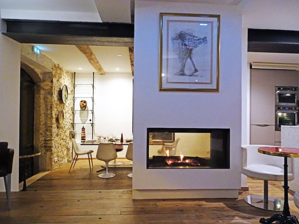 Demeure d'hôtes Le Rocher — hotel in Valbonne