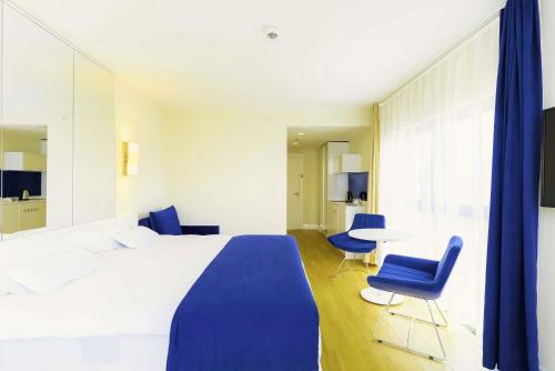 Chic Coastal Escape Aparthotel Overlooking Batumi's Shores