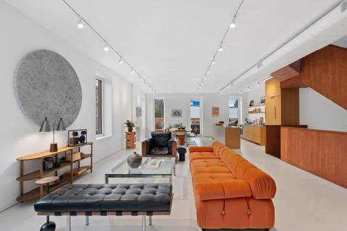 4BR Greenpoint Duplex Noorman by RoveTravel — 4-Star Luxury Hotel in Brooklyn, United States
