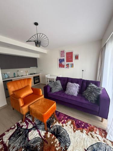 The Colorful Nest at Southpark Apartments