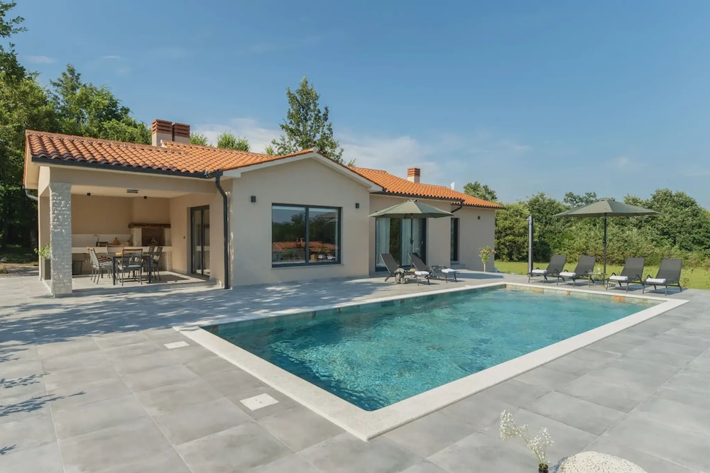Villa Photinia — 4-Star Luxury Hotel in Labin, Croatia