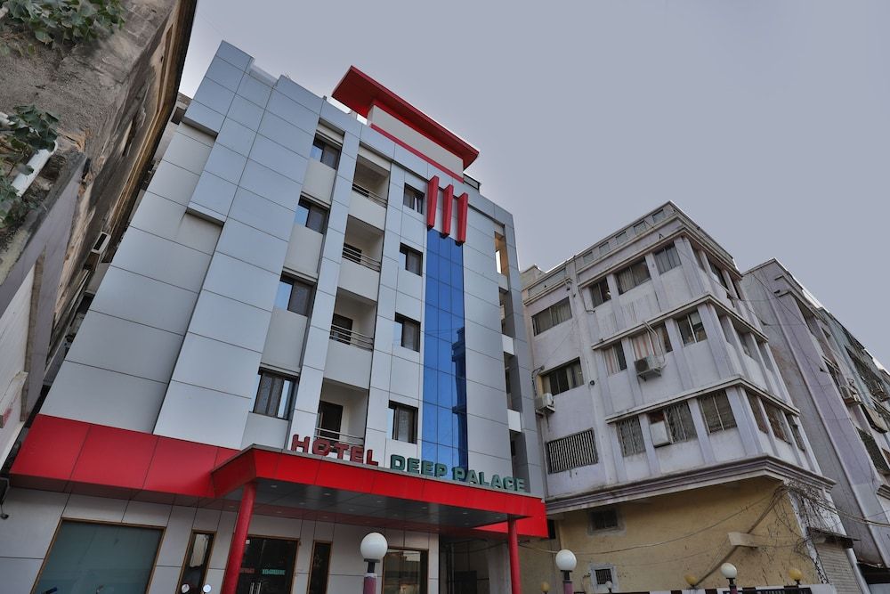OYO 22574 Hotel Deep Palace in Jamnagar, India