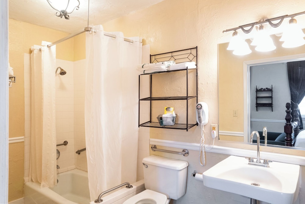 Lake Lure Inn & Spa - photo 31