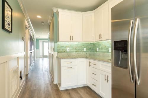 Wait N Sea by Oak Island Accommodations - photo 12