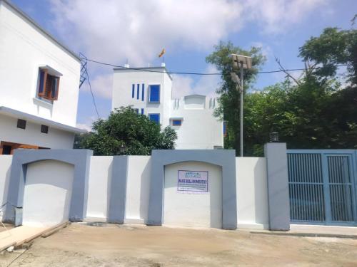 Blue Bell Homestay — 5-Star Luxury Hotel in Ramnagar, India