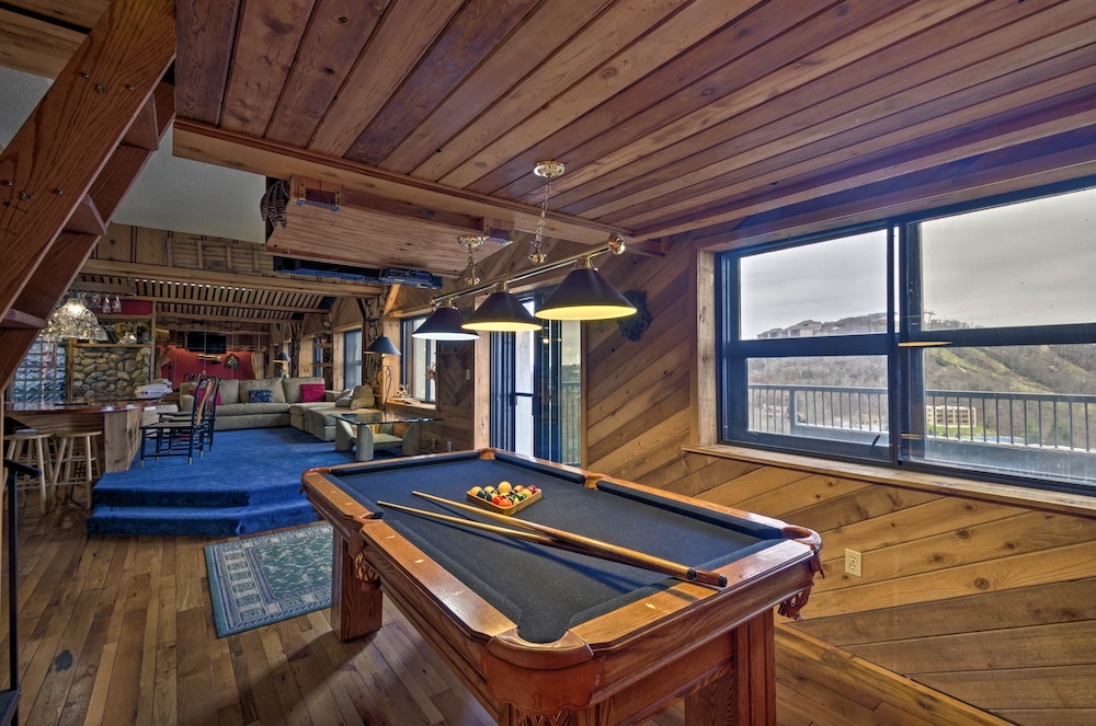 Sugar Mountain Resort Condo w Pool Table & Views Banner Elk in Banner Elk, United States