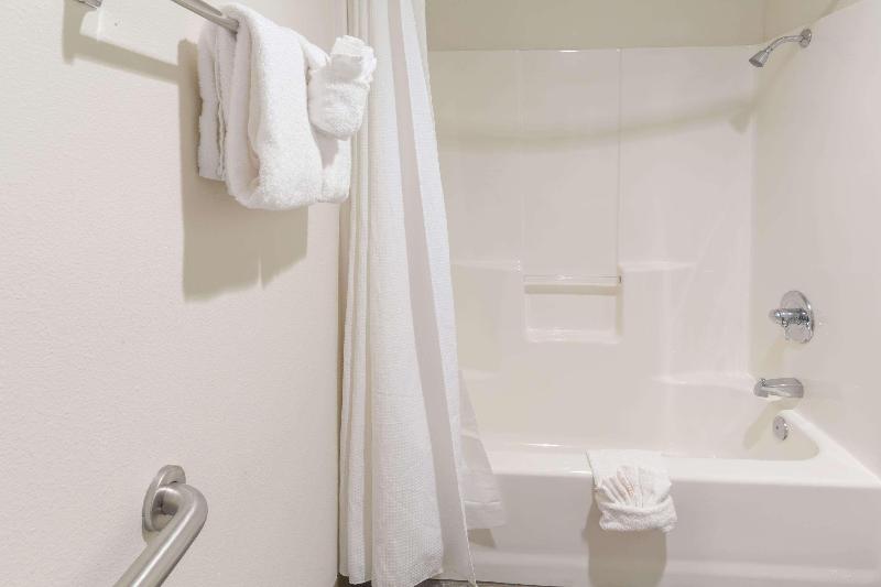Travelodge by Wyndham Depoe Bay - photo 45