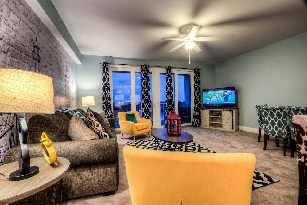 Laketown Wharf Resort by Aneliya's Rentals - photo 641