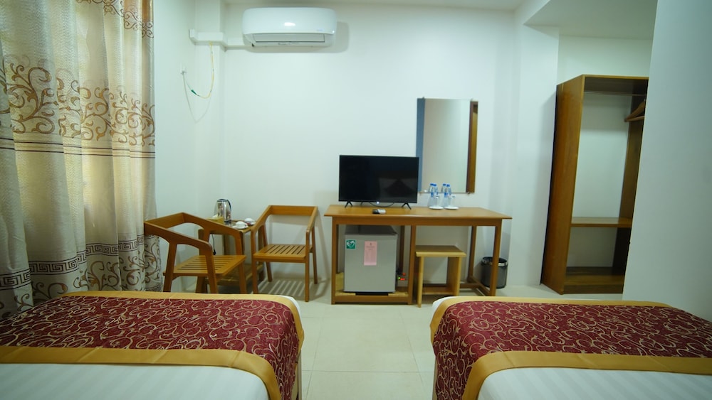 Present Hotel — Monywa — photo 5