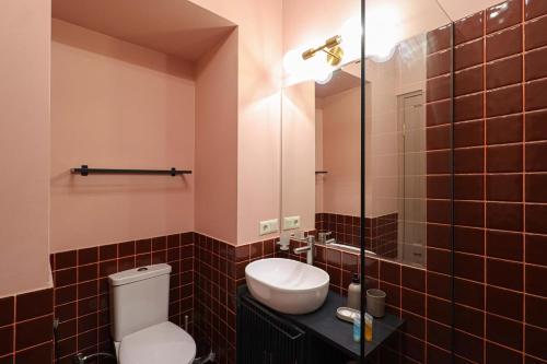 Spacious 1BR Apartment In The Heart of Tbilisi