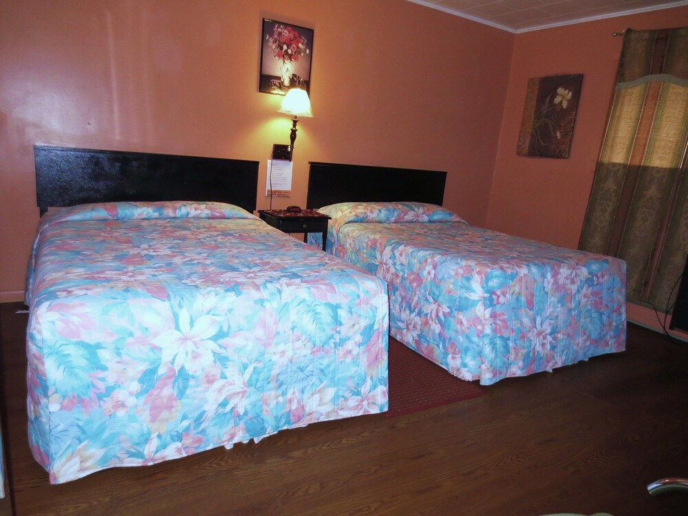Four Seasons Motel - photo 5