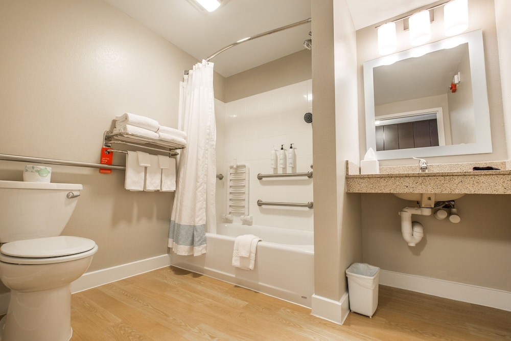 TownePlace Suites by Marriott Gilford - photo 24