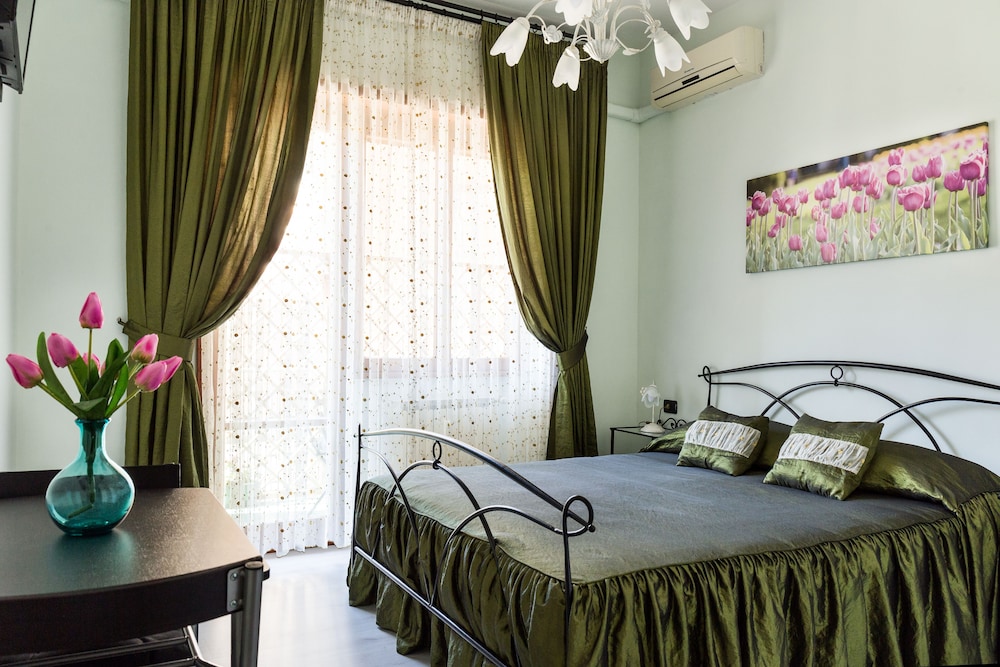Floreo Roma II — 4-Star Luxury Hotel in Rome, Italy