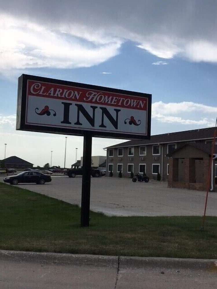Clarion Hometown Inn - photo 22