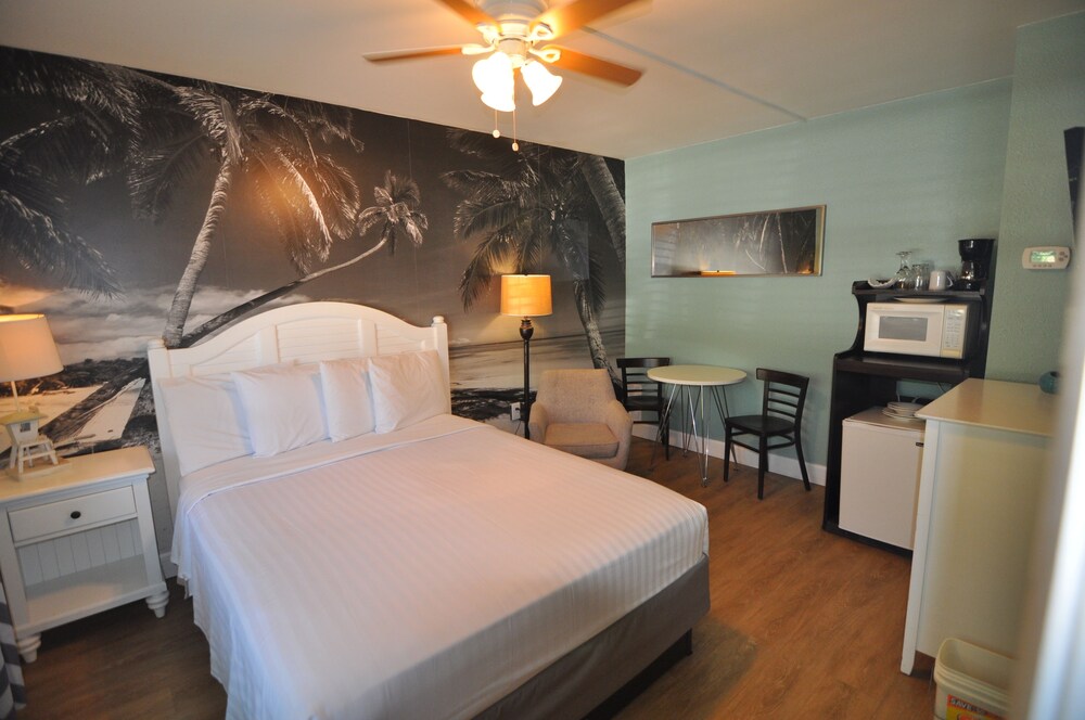 Lido Islander Inn - photo 22