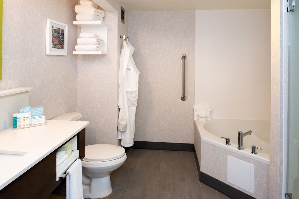 Hampton Inn Greensboro Airport - photo 26