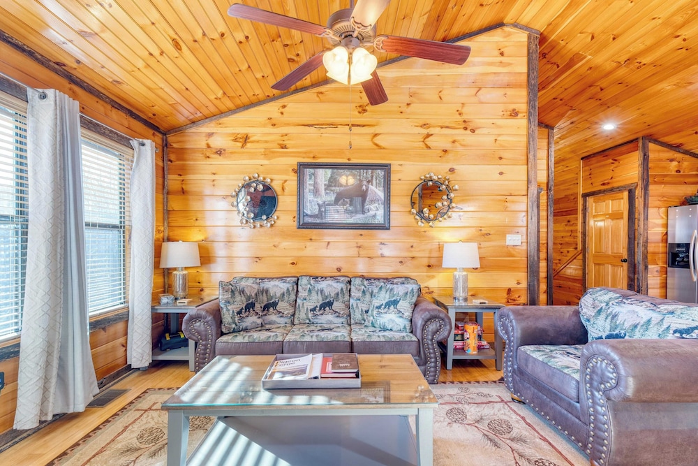 Bear Cove by Avantstay Hot Tub Pool Table - photo 8
